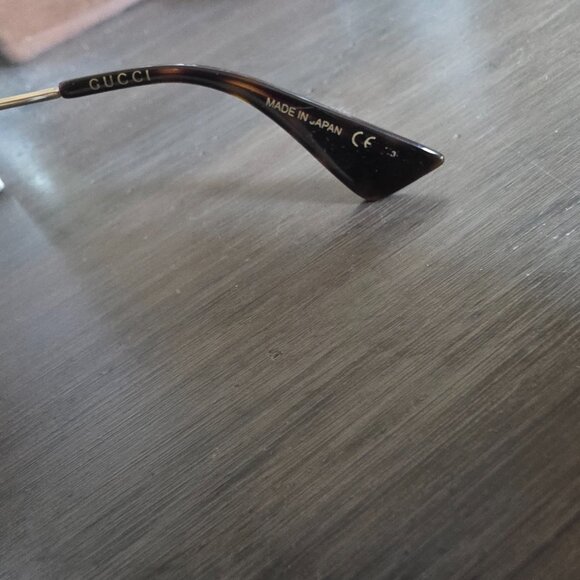 Gucci Women's GG0061S Sunglasses, Gold (Gold/Green - Picture 4 of 5